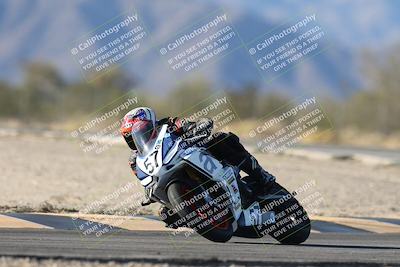 media/Dec-07-2025-CVMA (Sun) [[3e7d2de5dc]]/Race 12- Formula 40 MW and LW/